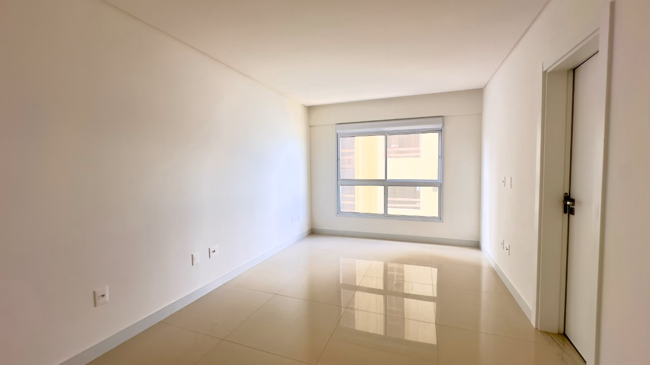 Apartamento 4 suítes em Meia Praia — Meia Praia, Itapema