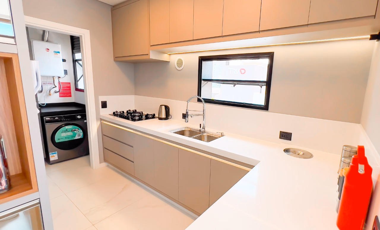 Apartamento 3 suítes em Meia Praia — Meia Praia, Itapema