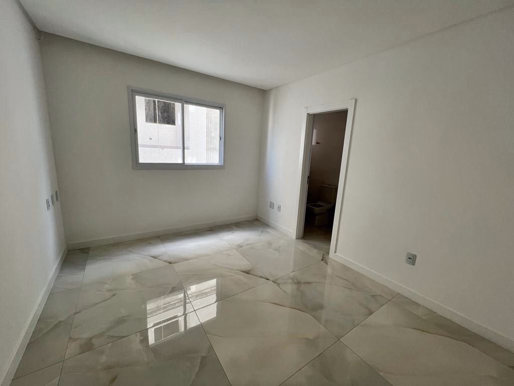 Apartamento 4 suítes em Meia Praia — Meia Praia, Itapema