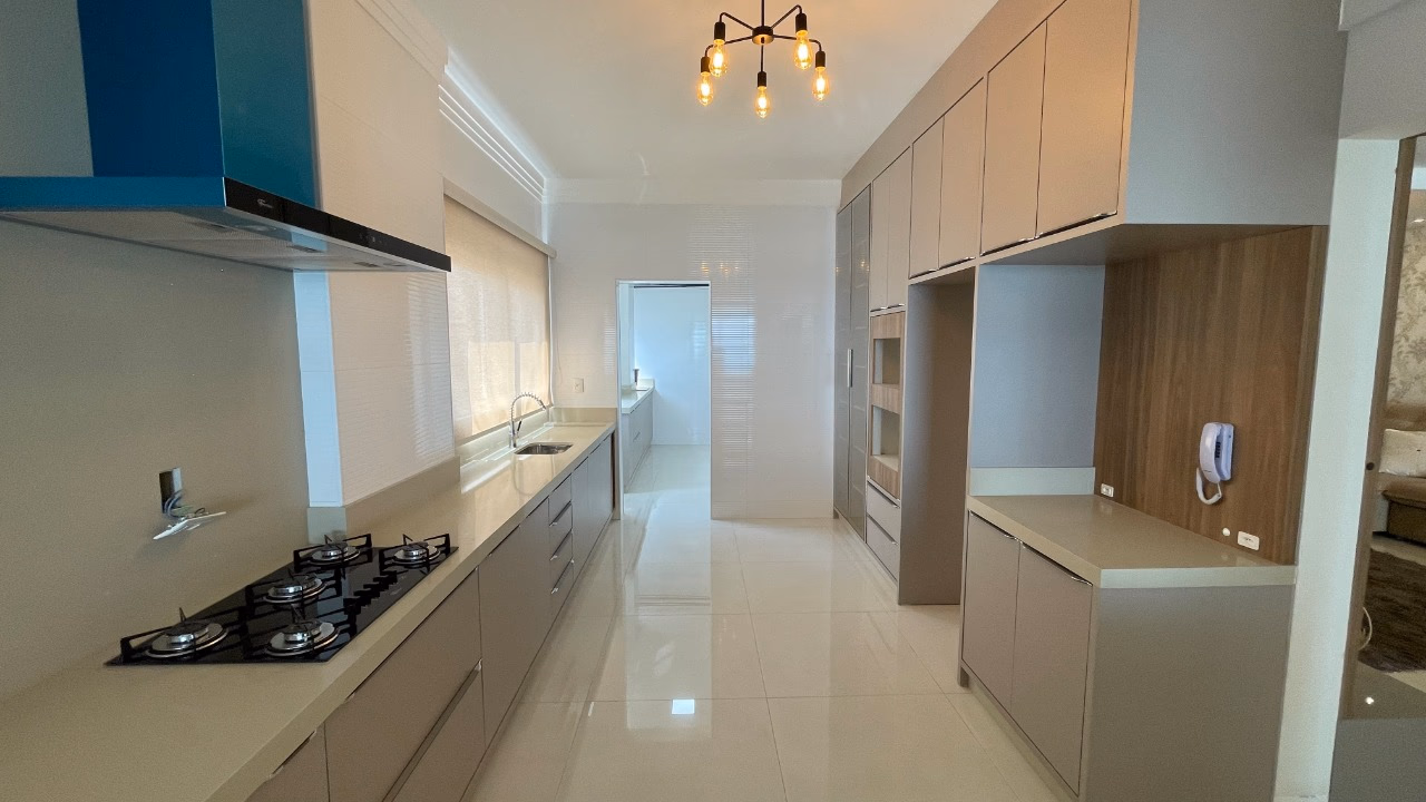 Apartamento 4 suítes em Meia Praia — Meia Praia, Itapema