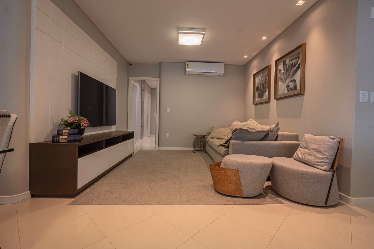 Apartamento 4 suítes em Meia Praia — Meia Praia, Itapema