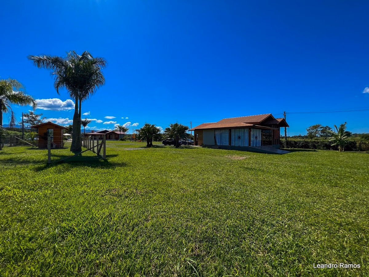 Imóvel 3 suítes em Ribanceira do Sul — Ribanceira do Sul, São João Batista