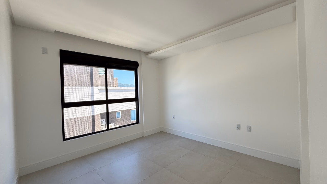 Apartamento 4 suítes em Meia Praia — Meia Praia, Itapema