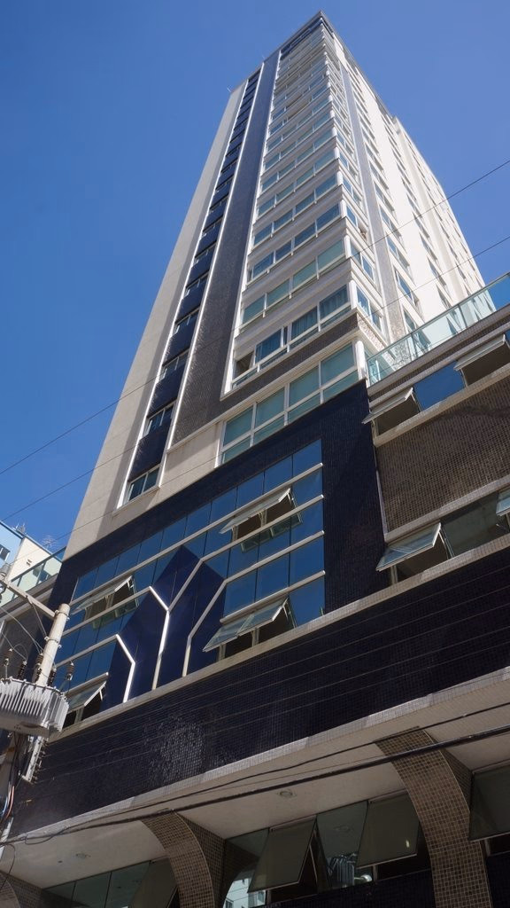 Central Tower Residencial — Meia Praia