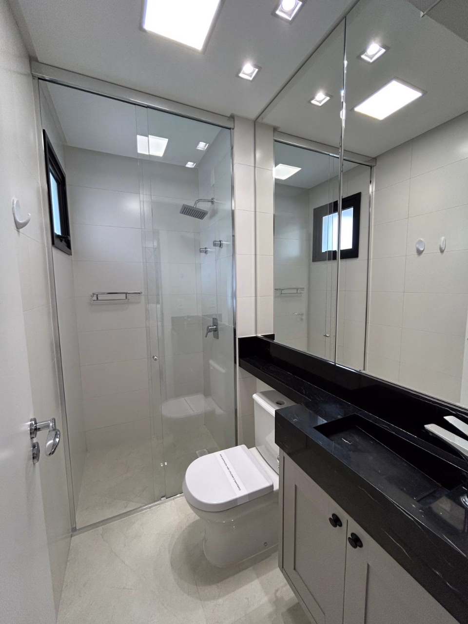 Apartamento 4 suítes em Meia Praia — Meia Praia, Itapema