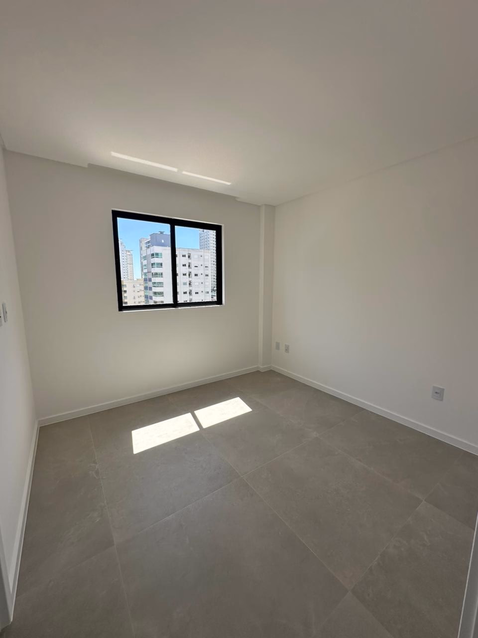 Apartamento 3 suítes em Meia Praia — Meia Praia, Itapema