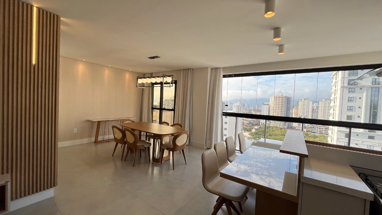 Apartamento 4 suítes em Meia Praia — Meia Praia, Itapema