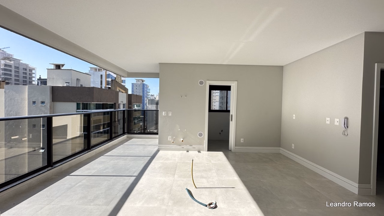 Apartamento 2 suítes em Meia Praia — Meia Praia, Itapema