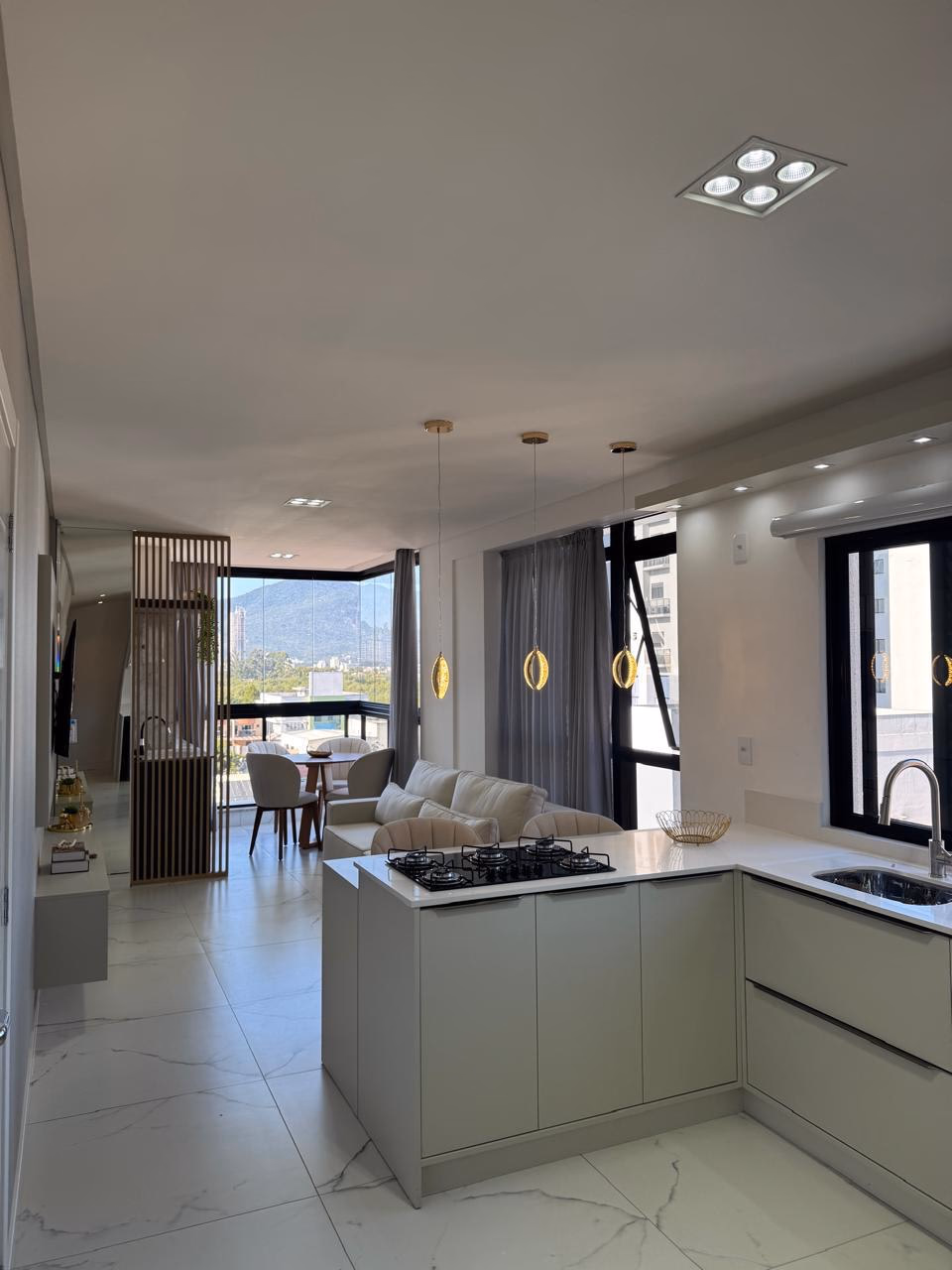 Apartamento 2 suítes em Meia Praia — Meia Praia, Itapema