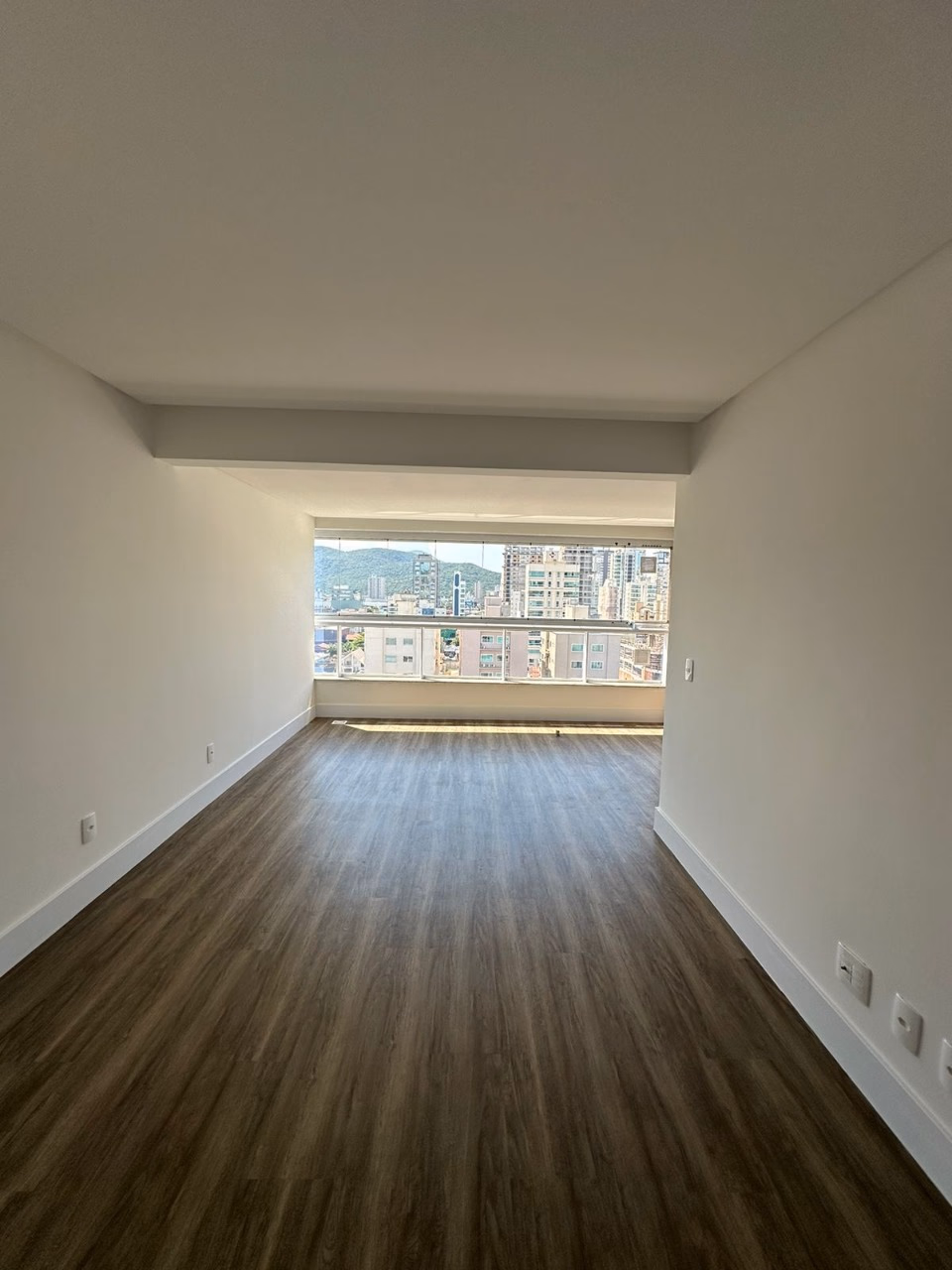 Apartamento 3 suítes em Meia Praia — Meia Praia, Itapema