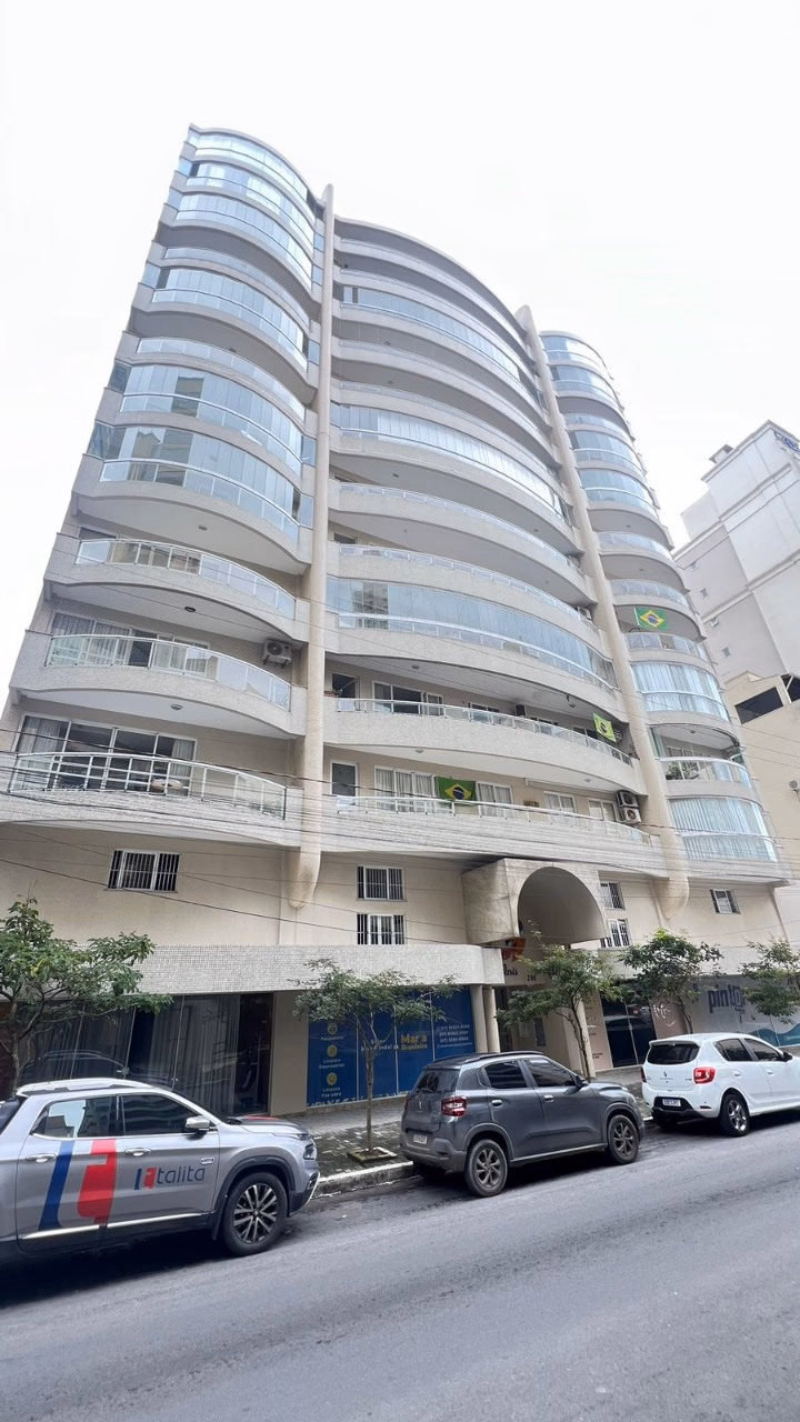 Paris Residencial — Meia Praia