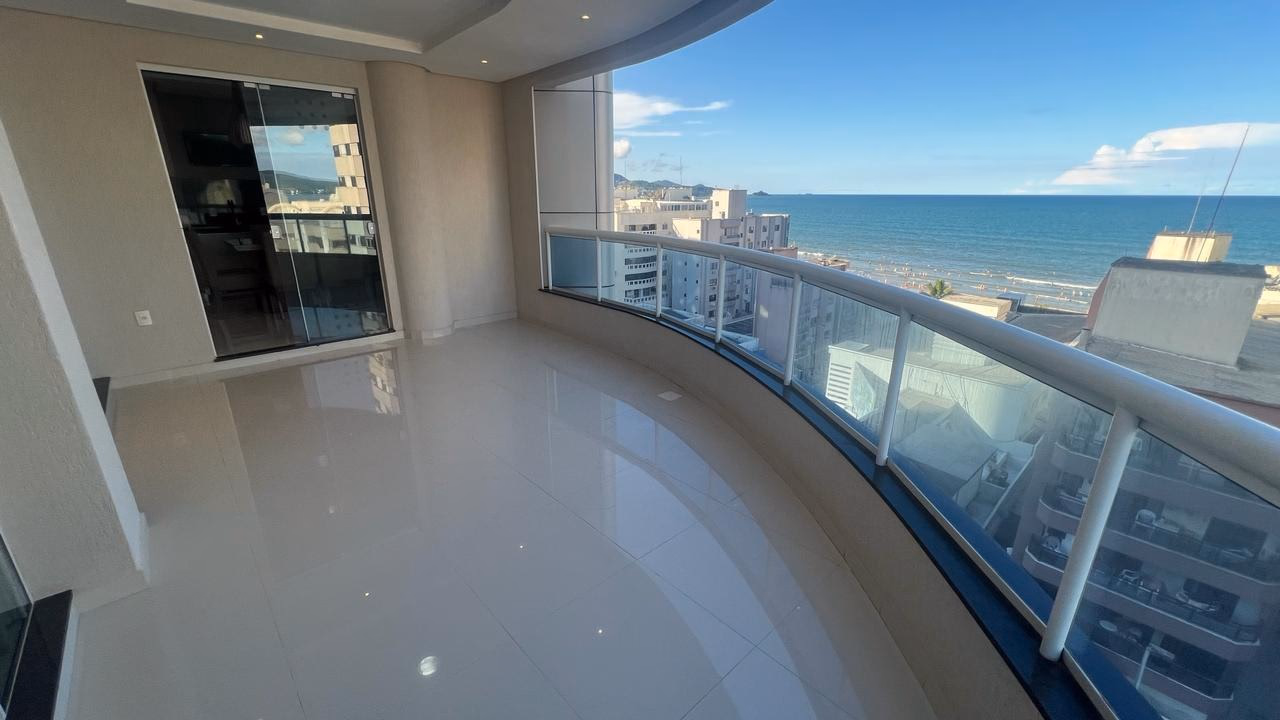Apartamento 4 suítes em Meia Praia — Meia Praia