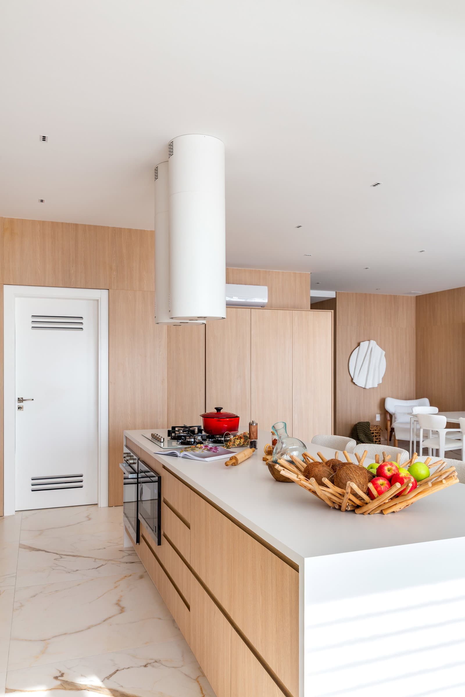 Apartamento 4 suítes em Meia Praia — Meia Praia, Itapema
