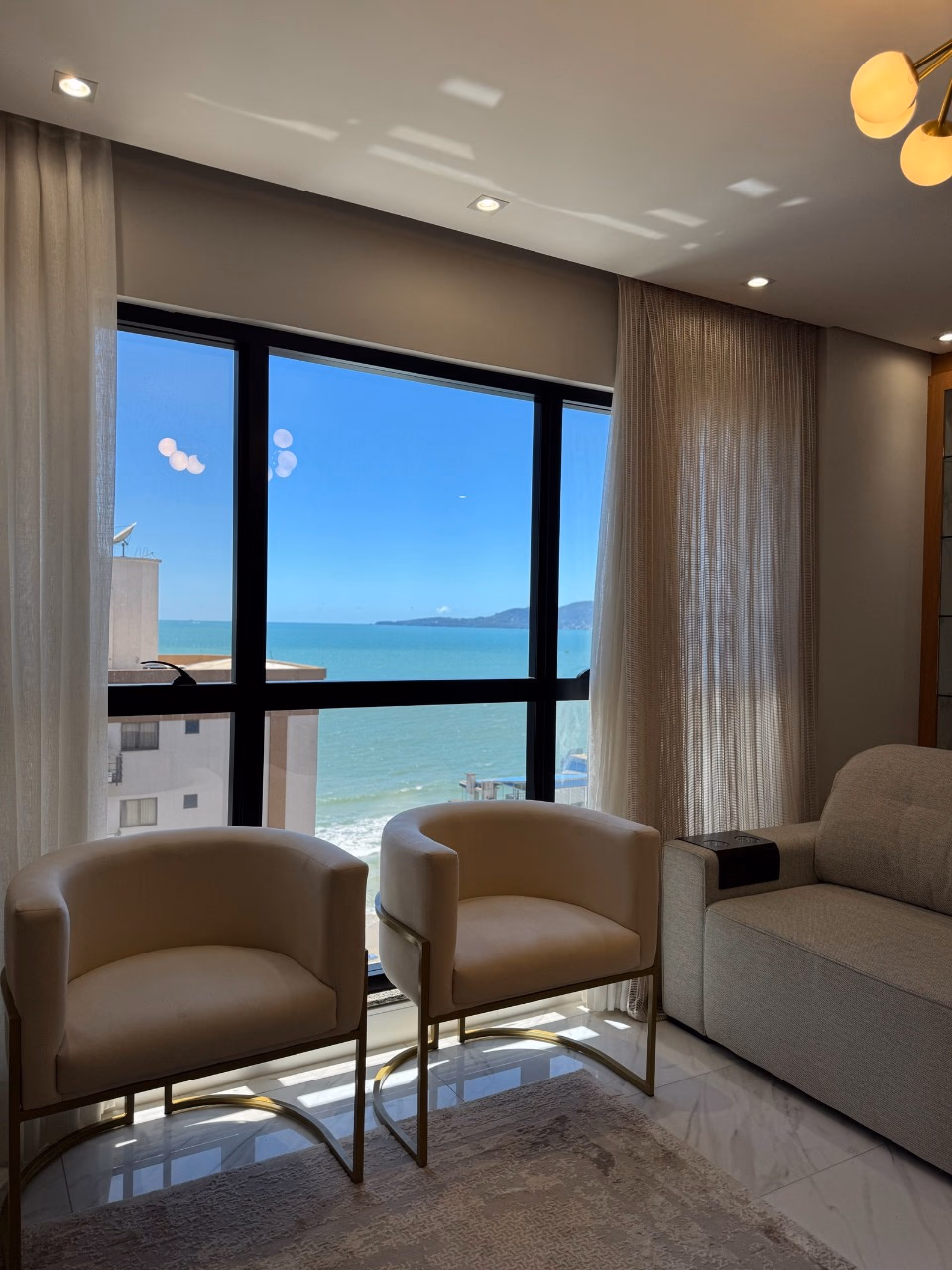 Apartamento 4 suítes em Meia Praia — Meia Praia, Itapema