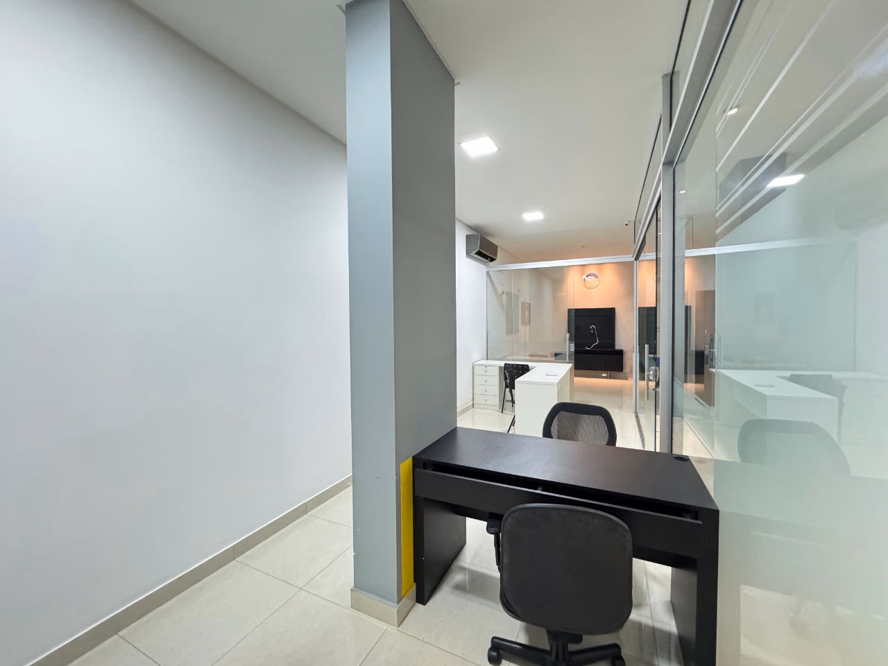 Sala comercial em Meia Praia — Meia Praia, Itapema