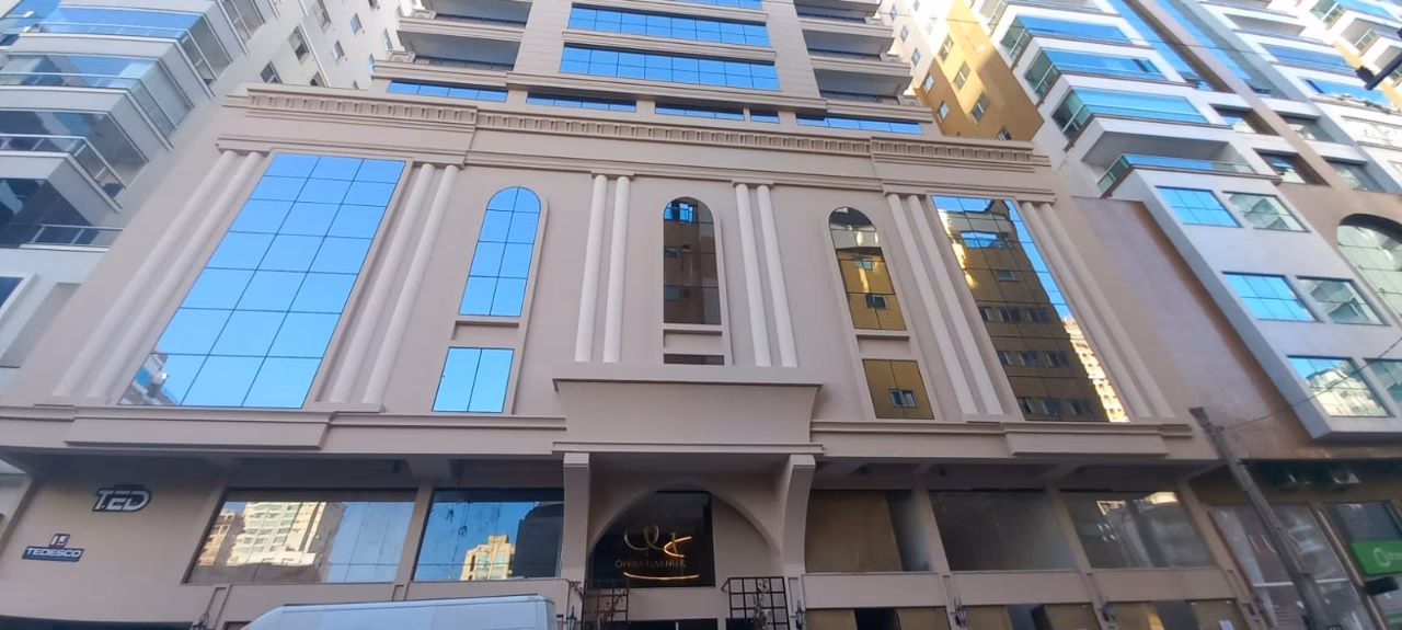 Opera Garnier Residencial — Meia Praia