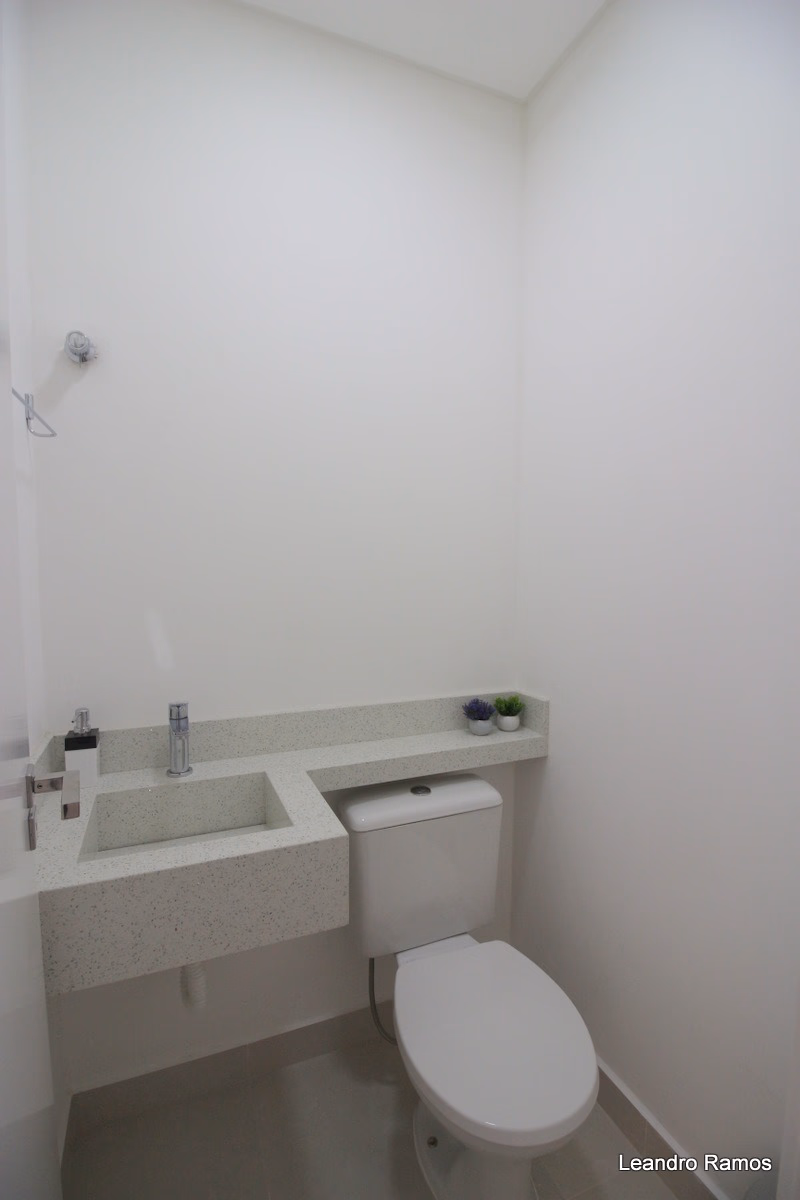 Apartamento 3 suítes em Meia Praia — Meia Praia, Itapema