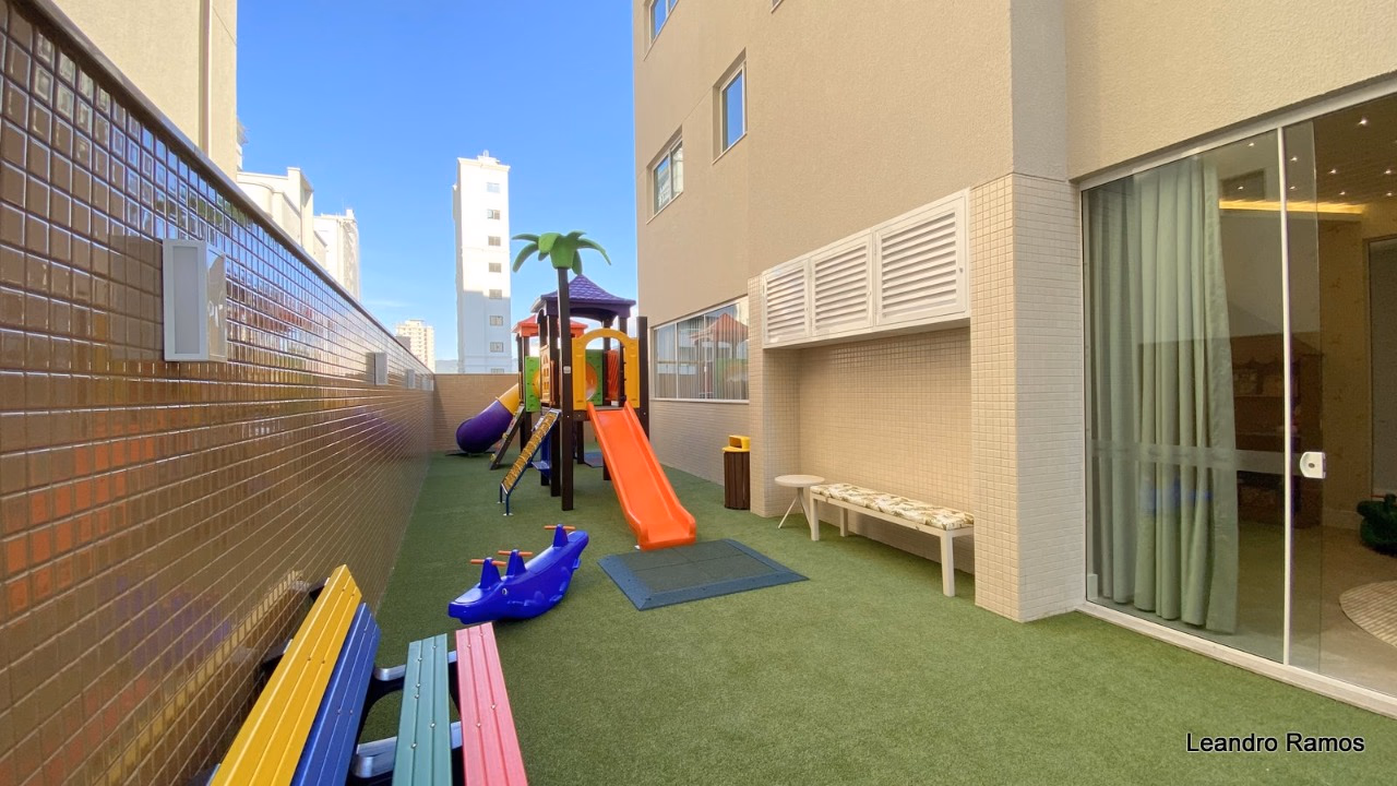 Residencial Porto Vila a venda em Meia Praia (10)