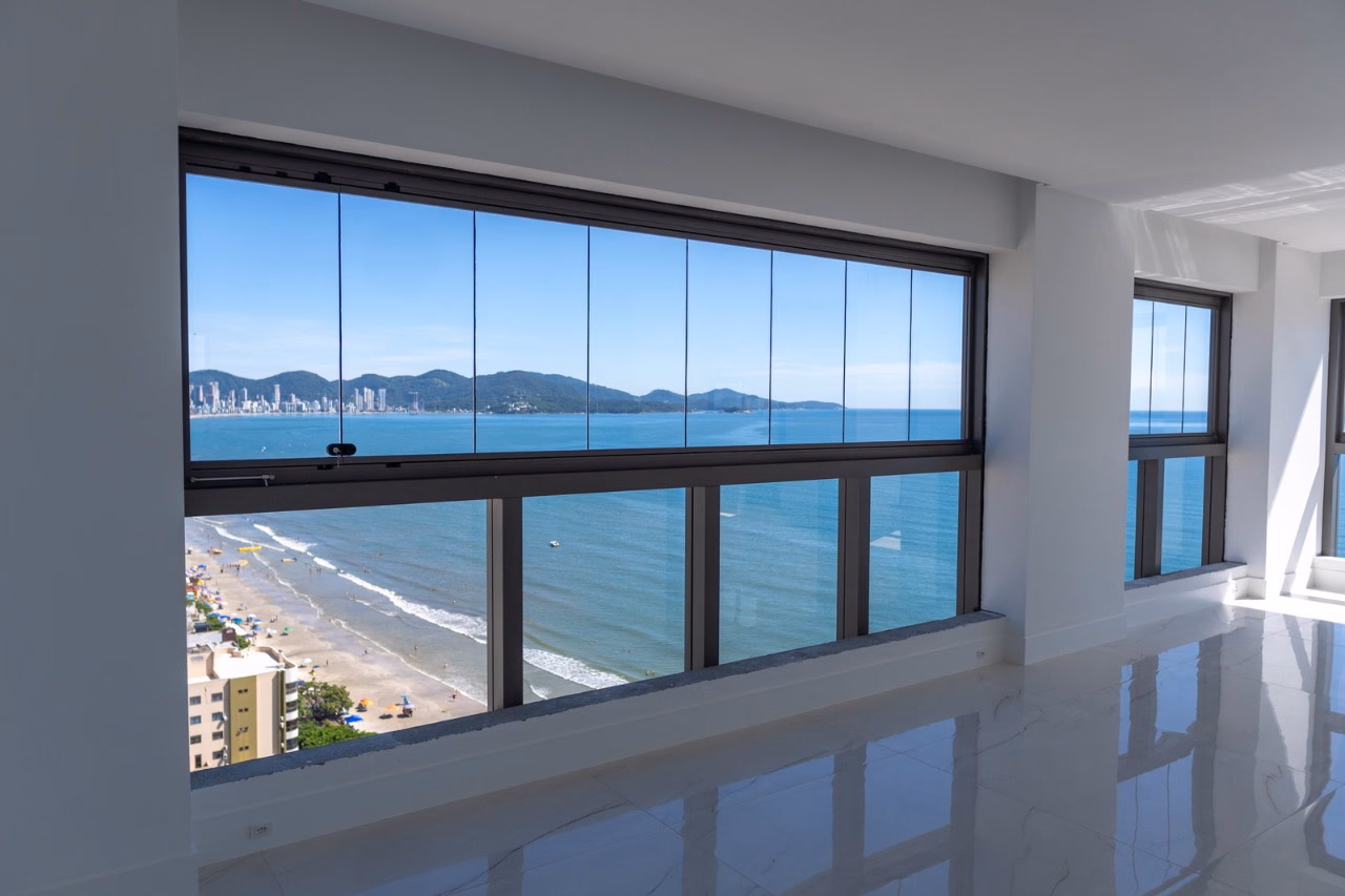 Apartamento 4 suítes em Meia Praia — Meia Praia, Itapema