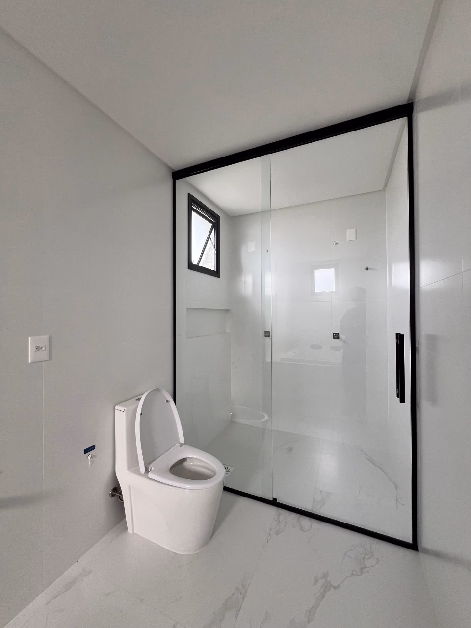 Apartamento 4 suítes em Meia Praia — Meia Praia, Itapema
