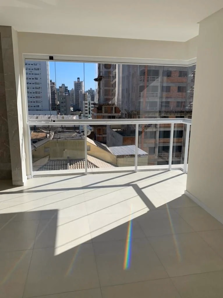 Apartamento 3 suítes em Meia Praia — Meia Praia