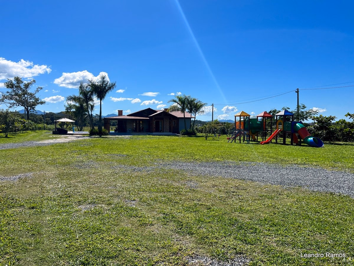 Imóvel 3 suítes em Ribanceira do Sul — Ribanceira do Sul, São João Batista