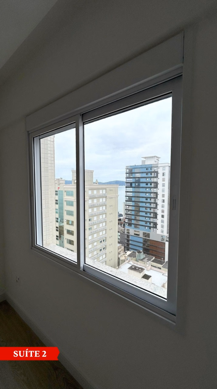 Apartamento 4 suítes em Meia Praia — Meia Praia, Itapema