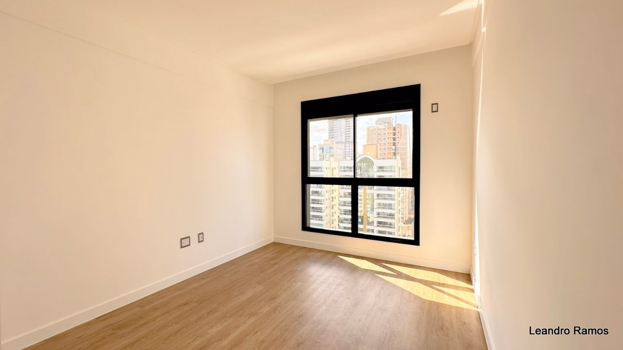 Apartamento 4 suítes em Meia Praia — Meia Praia, Itapema