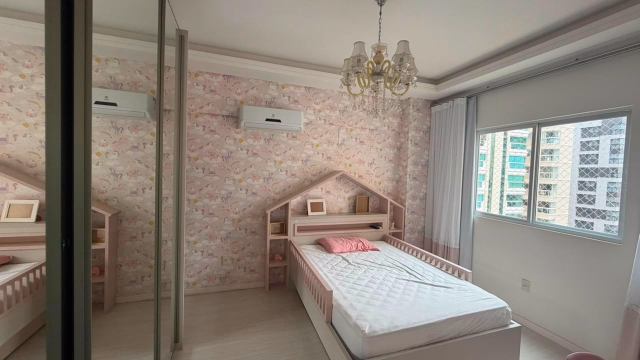 Apartamento 4 suítes em Meia Praia — Meia Praia, Itapema