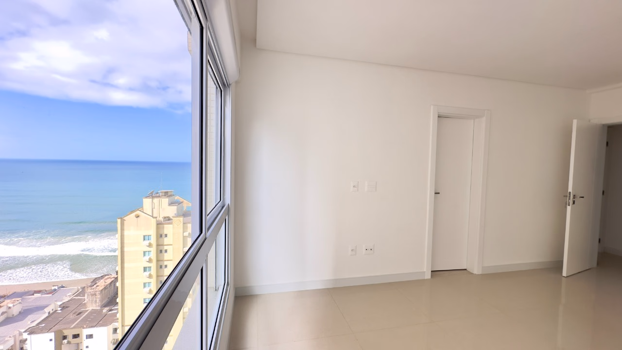 Apartamento 4 suítes em Meia Praia — Meia Praia, Itapema