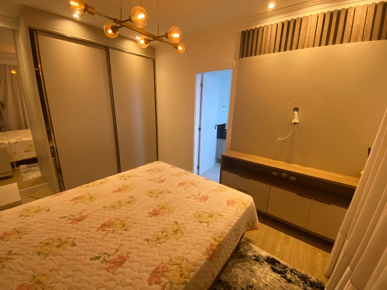 Cobertura 4 suítes em Meia Praia — Meia Praia, Itapema