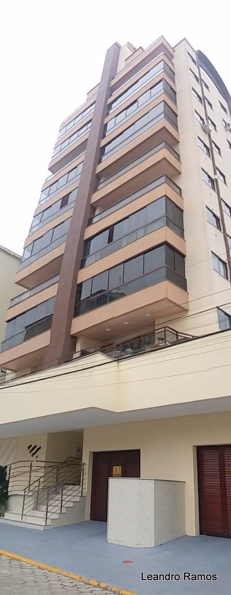 Letícia Caroline Residencial — Meia Praia