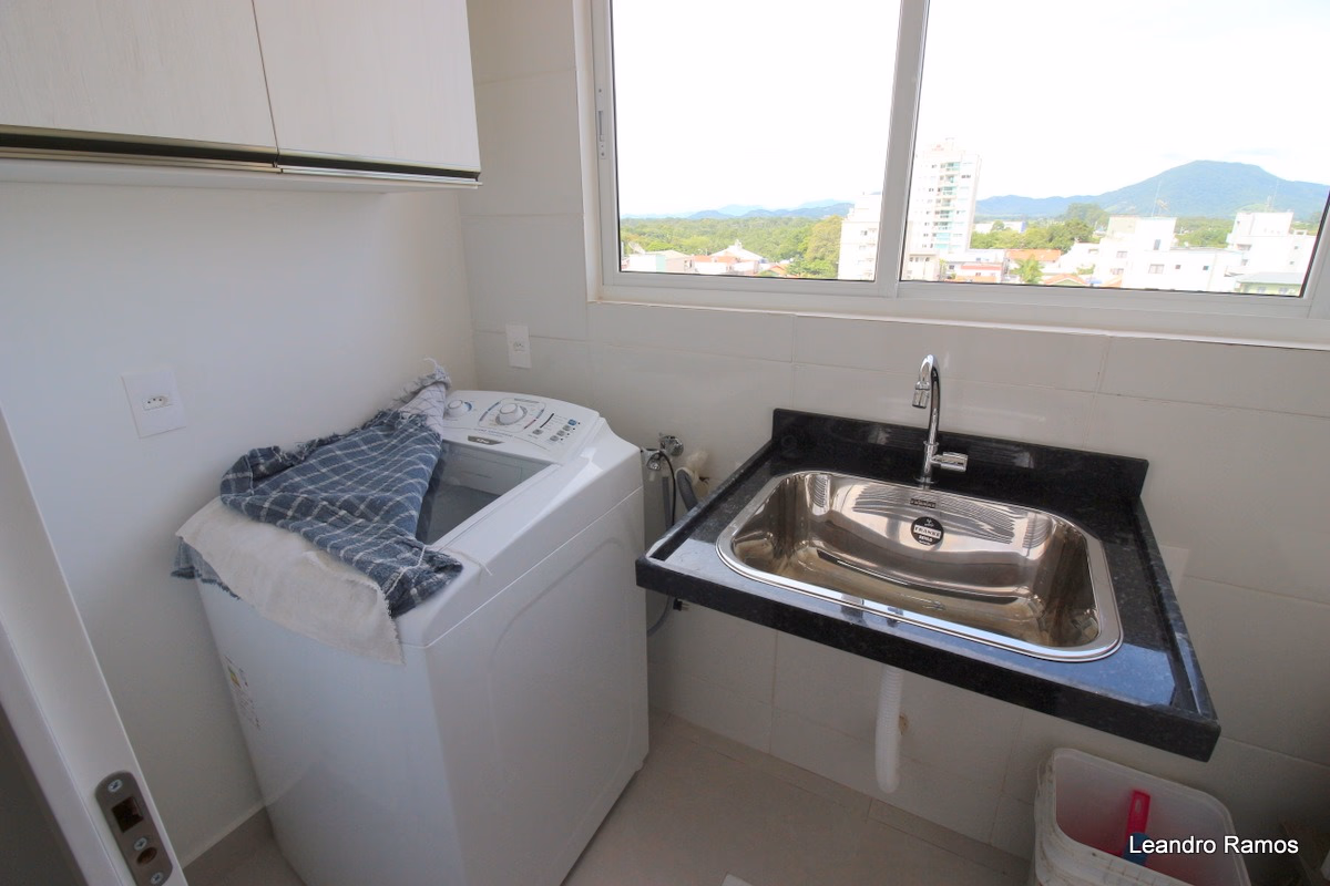 Apartamento 3 suítes em Meia Praia — Meia Praia, Itapema