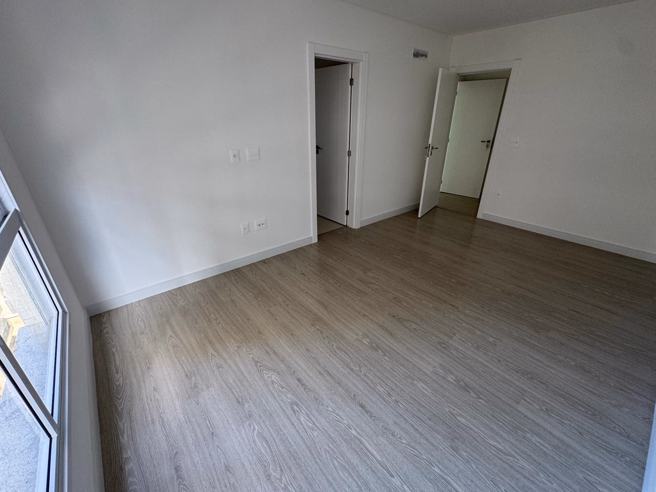 Apartamento 4 suítes em Meia Praia — Meia Praia, Itapema
