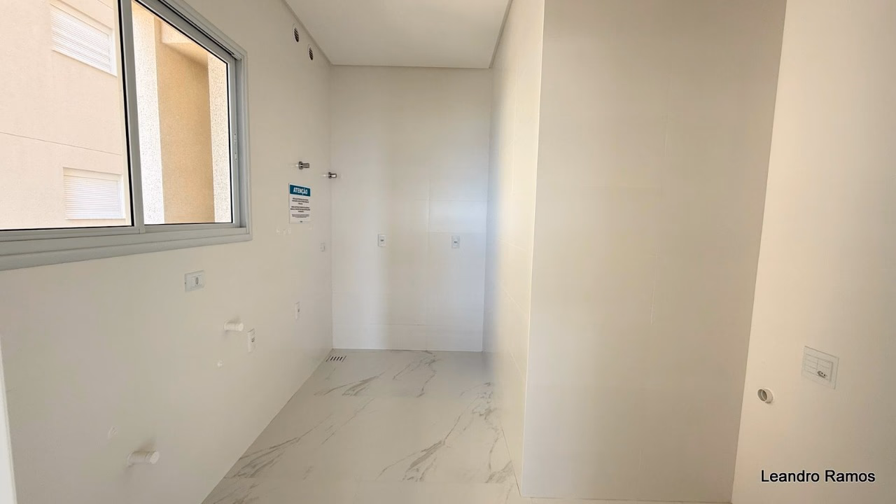 Apartamento 4 suítes em Meia Praia — Meia Praia, Itapema