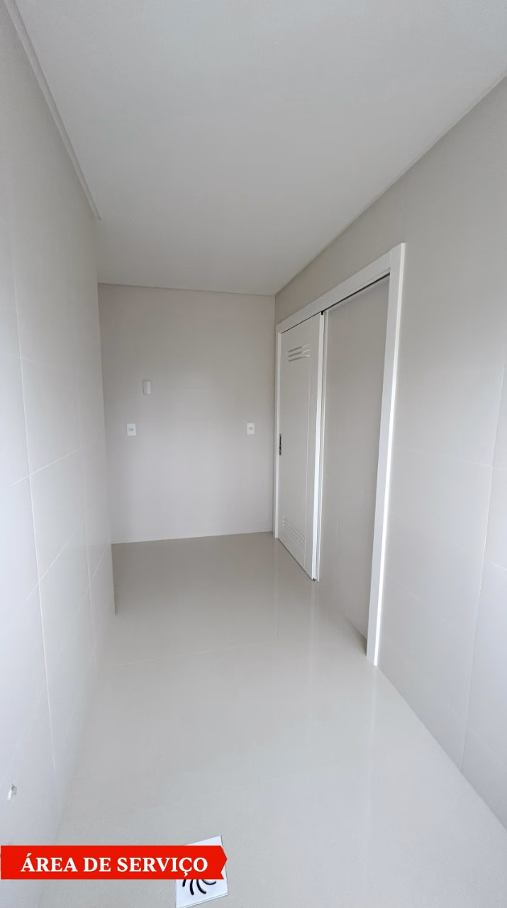 Apartamento 4 suítes em Meia Praia — Meia Praia, Itapema