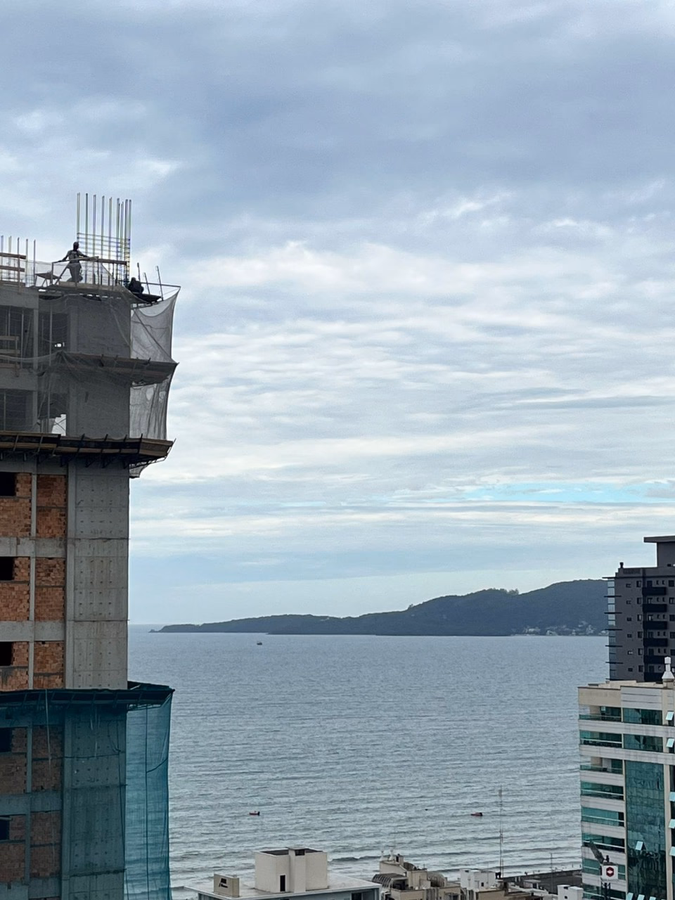Apartamento 4 suítes em Meia Praia — Meia Praia, Itapema