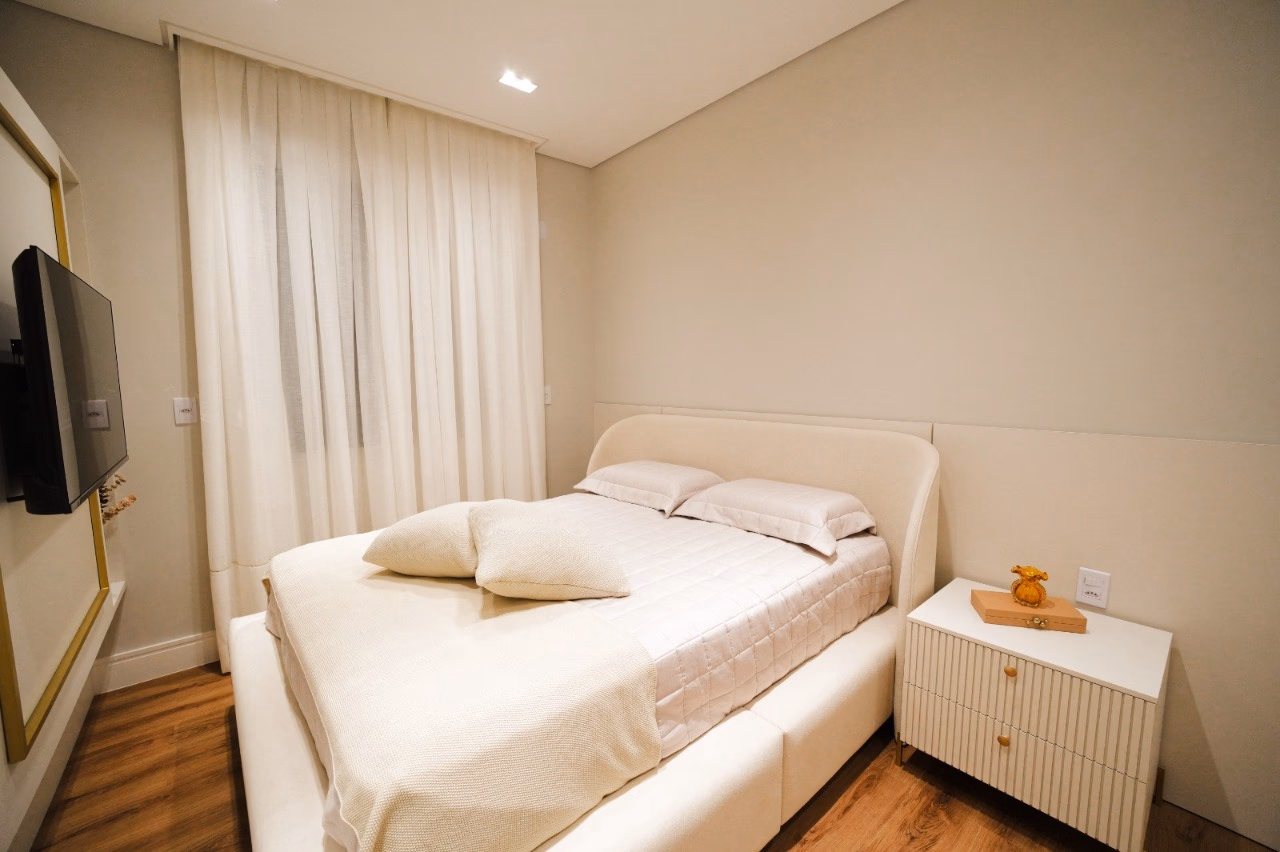 Apartamento 4 suítes em Meia Praia — Meia Praia, Itapema