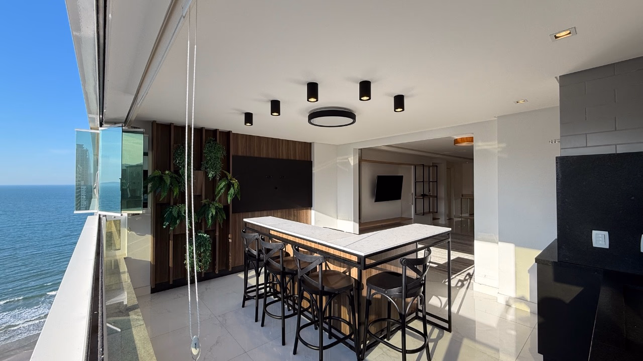 Apartamento 4 suítes em Meia Praia — Meia Praia, Itapema