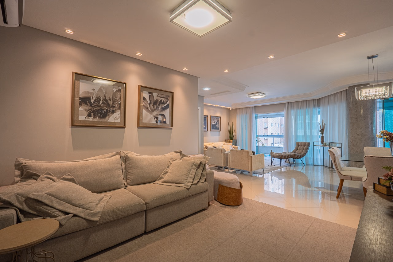 Apartamento 4 suítes em Meia Praia — Meia Praia, Itapema