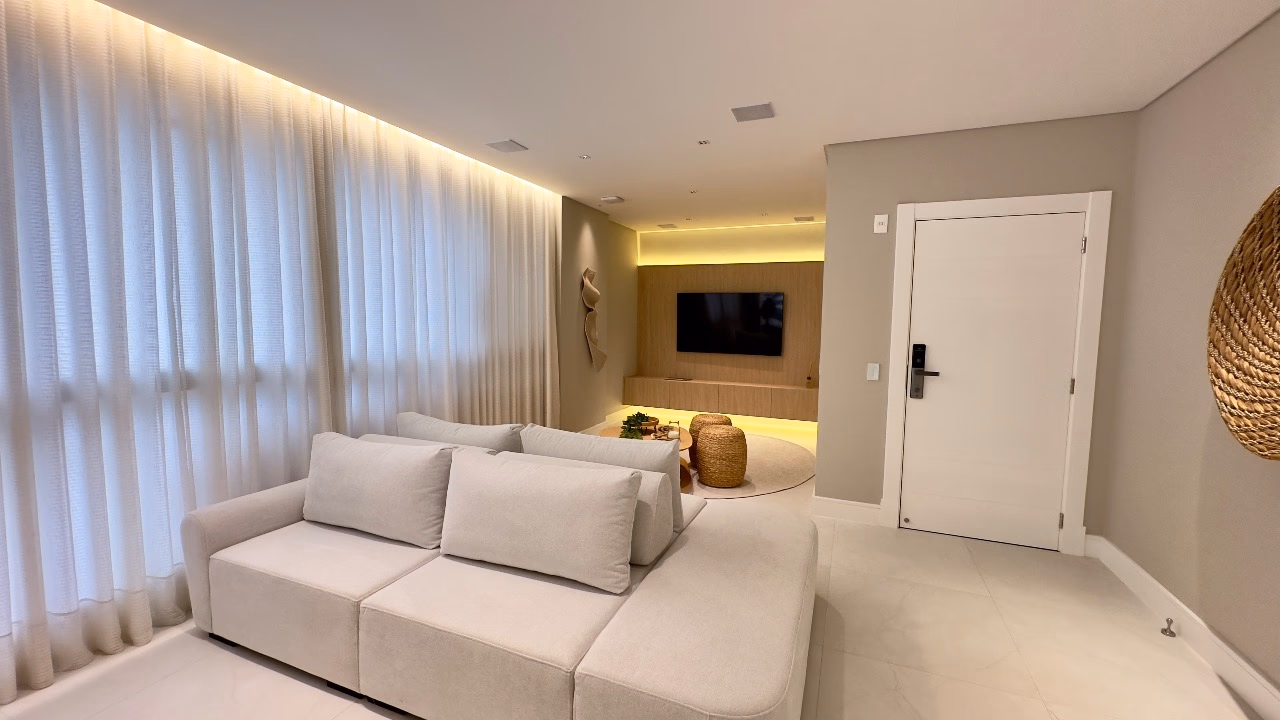 Apartamento 3 suítes em Meia Praia — Meia Praia, Itapema