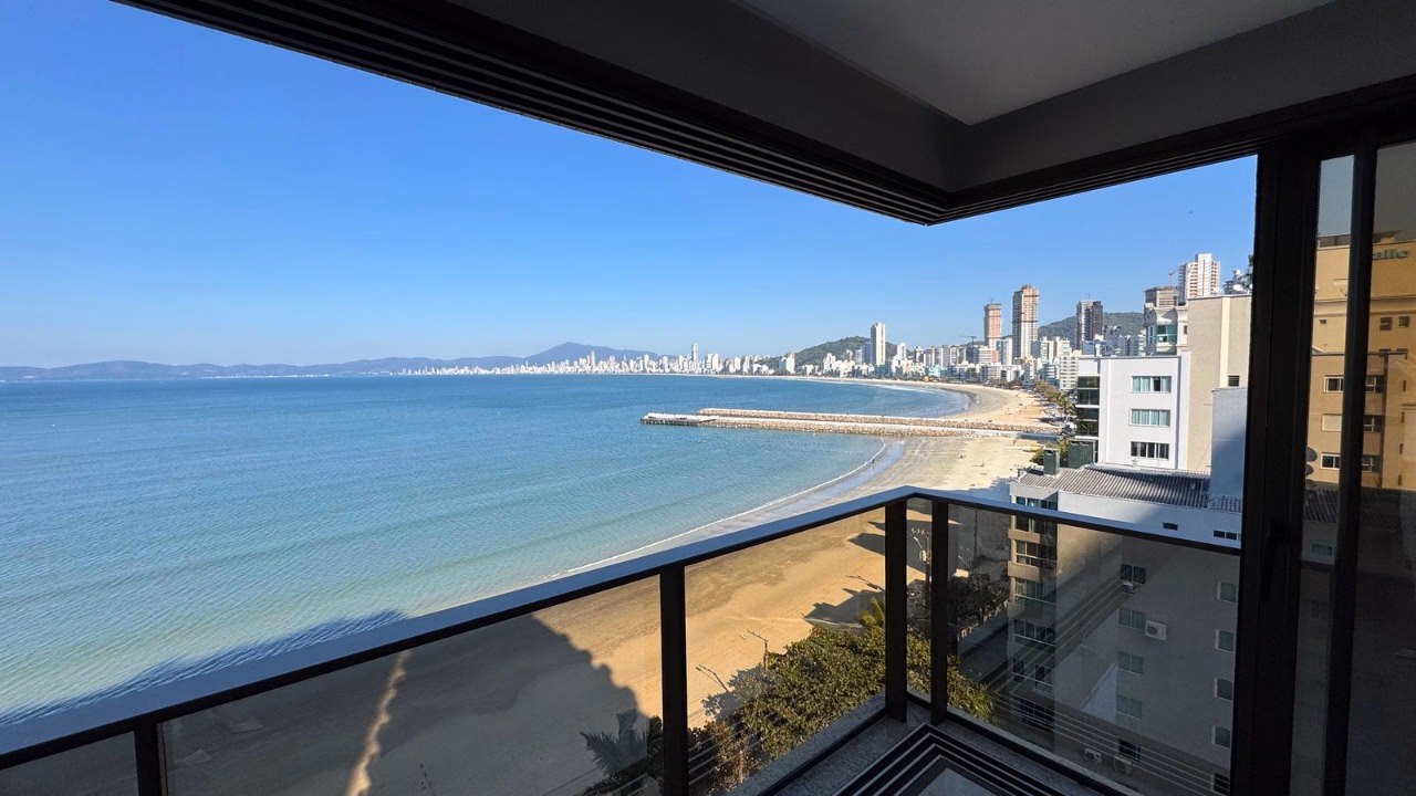 Apartamento 4 suítes em Centro — Centro