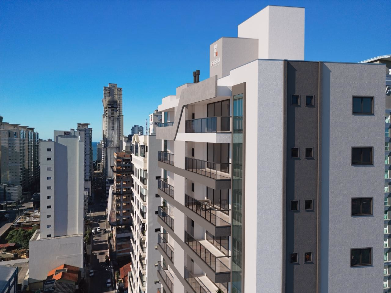 Apartamento 3 suítes em Meia Praia — Meia Praia, Itapema