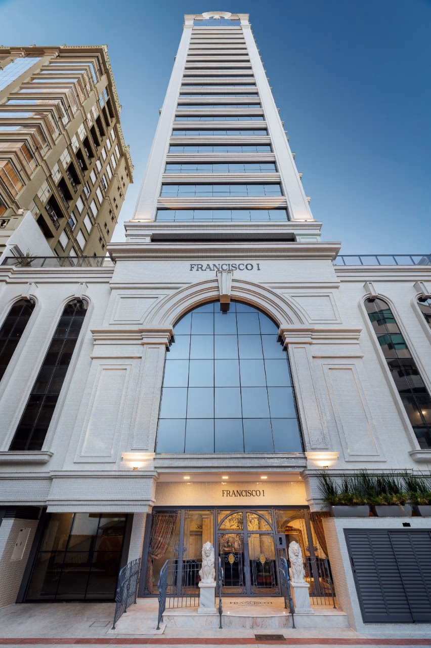 Francisco I Residence — Meia Praia