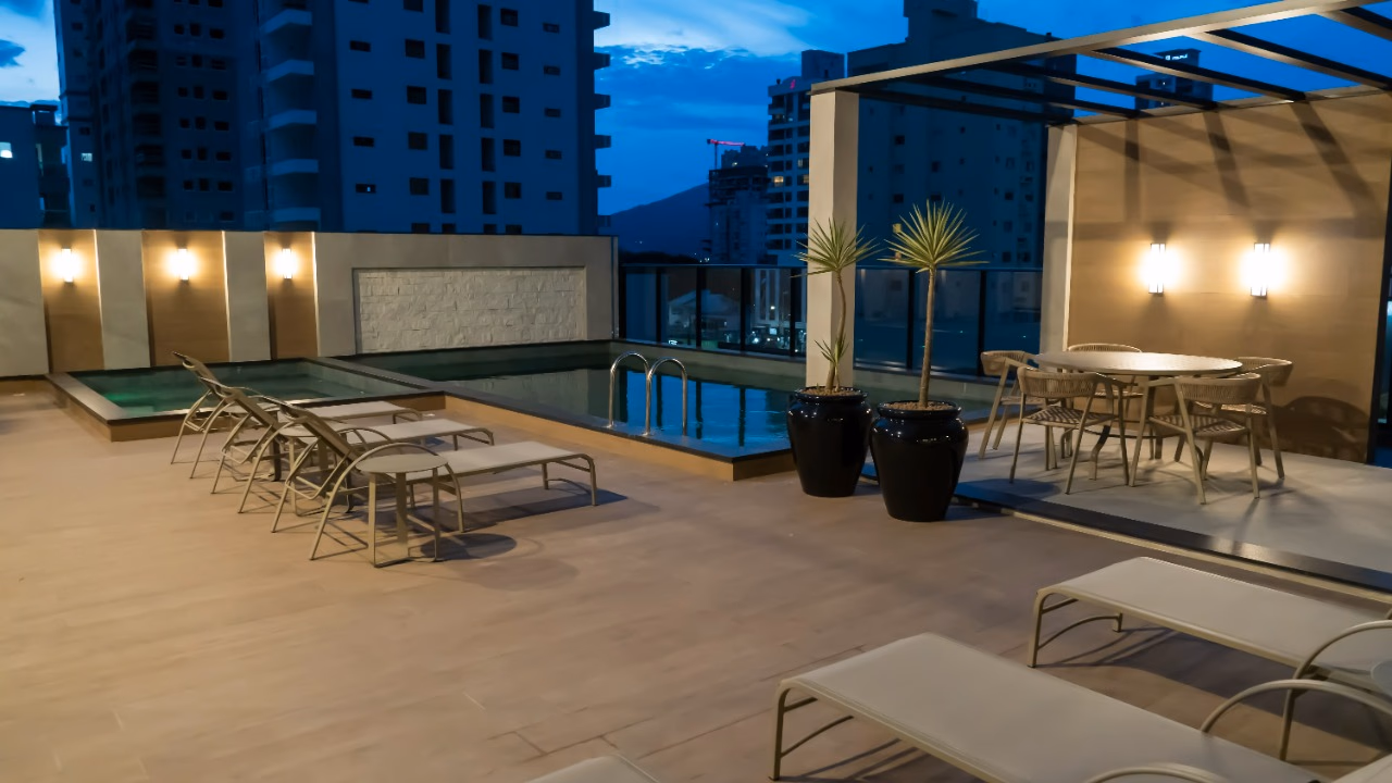 Apartamento 3 suítes em Meia Praia — Meia Praia, Itapema