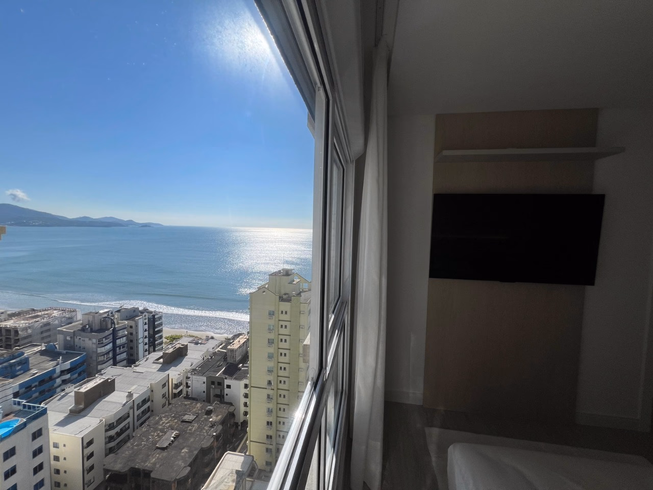 Apartamento 4 suítes em Meia Praia — Meia Praia, Itapema