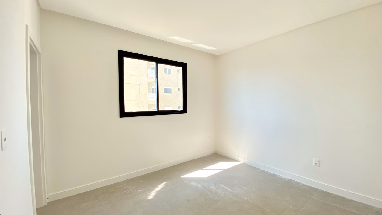 Apartamento 3 suítes em Meia Praia — Meia Praia, Itapema