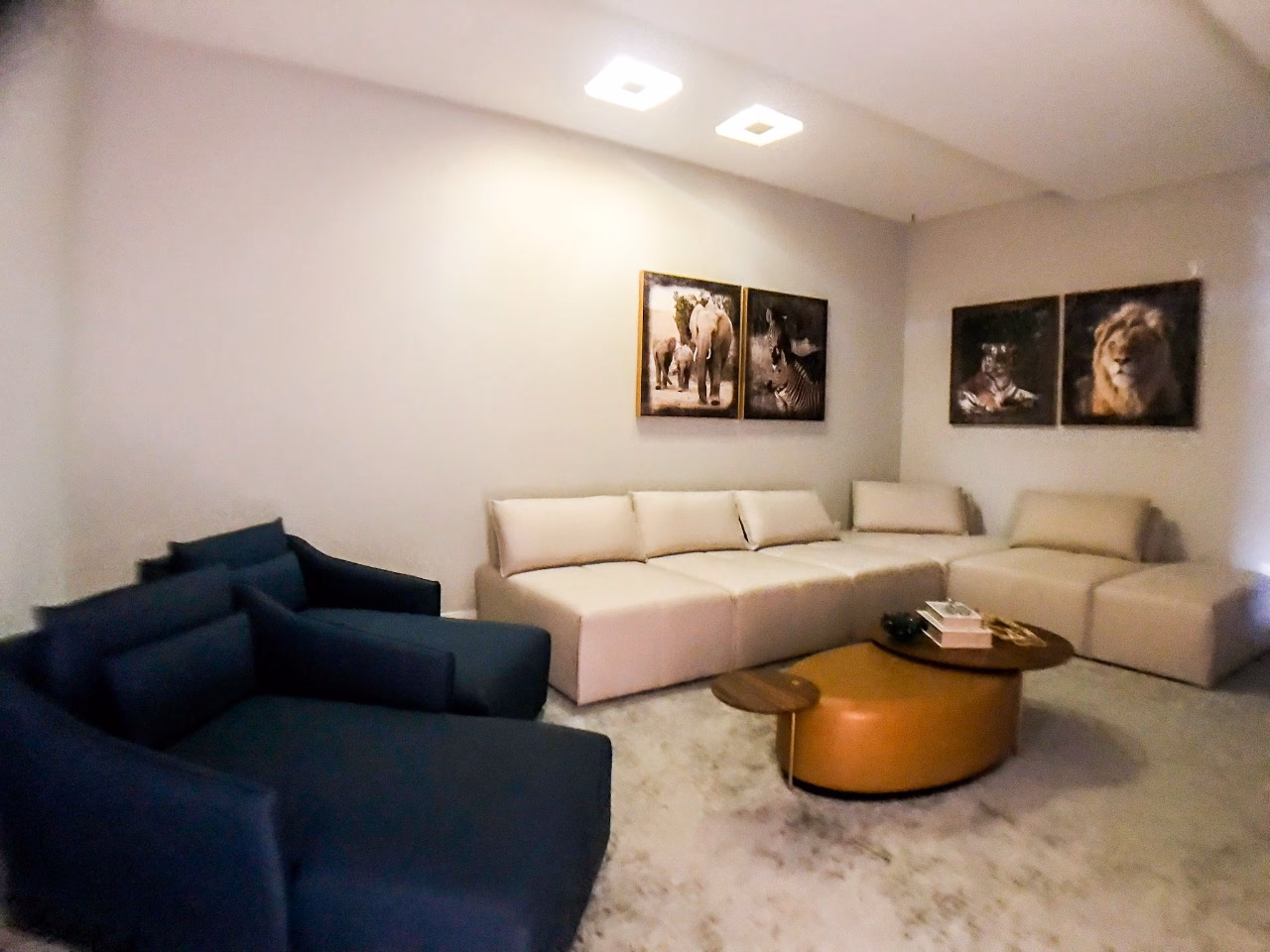 Apartamento frente avenida a venda no Villa de Siena em Meia Praia, Itapema