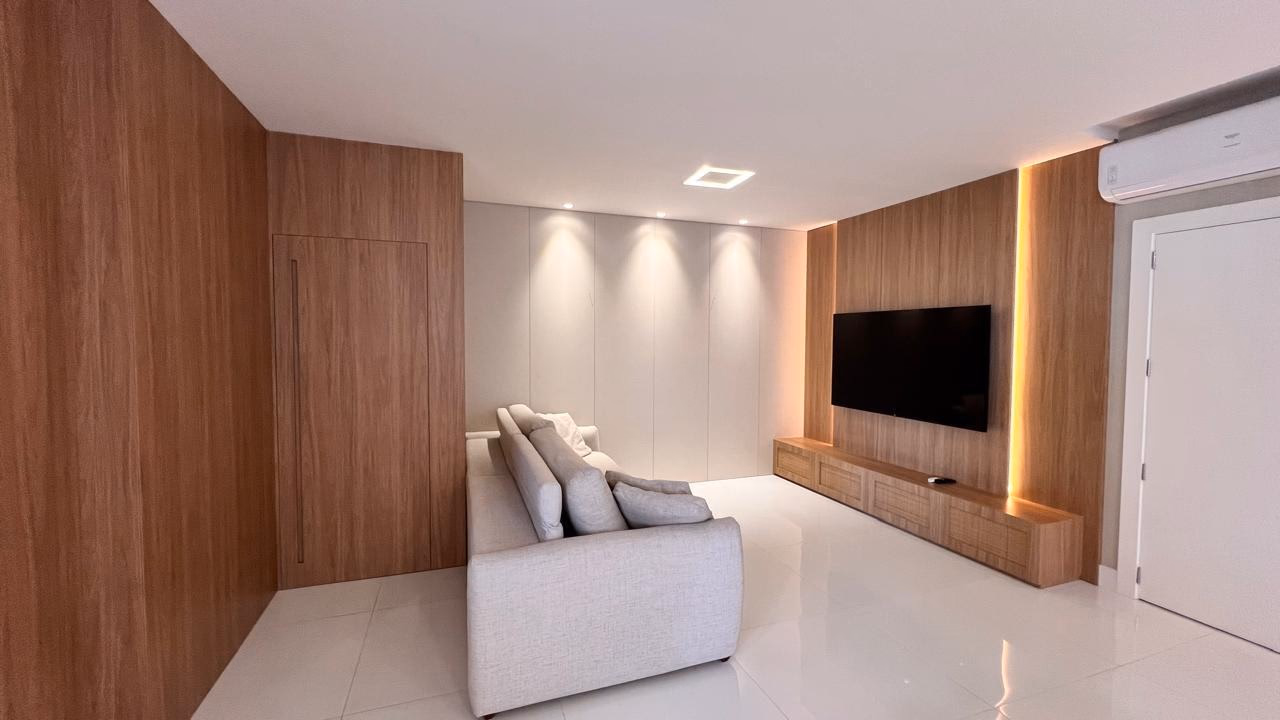 Apartamento 4 suítes em Meia Praia — Meia Praia, Itapema
