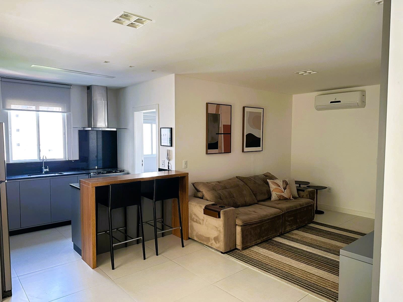 Apartamento 4 suítes em Meia Praia — Meia Praia, Itapema